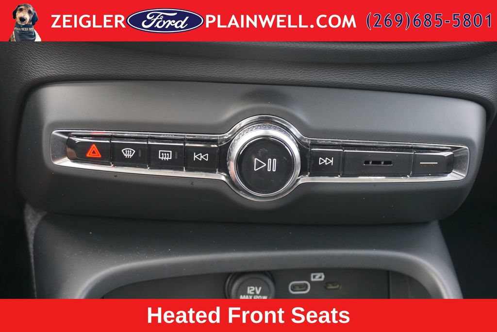 Used 2024 Volvo XC40 B5 Plus w/ Protection Package Premier AWD/4WD image 25