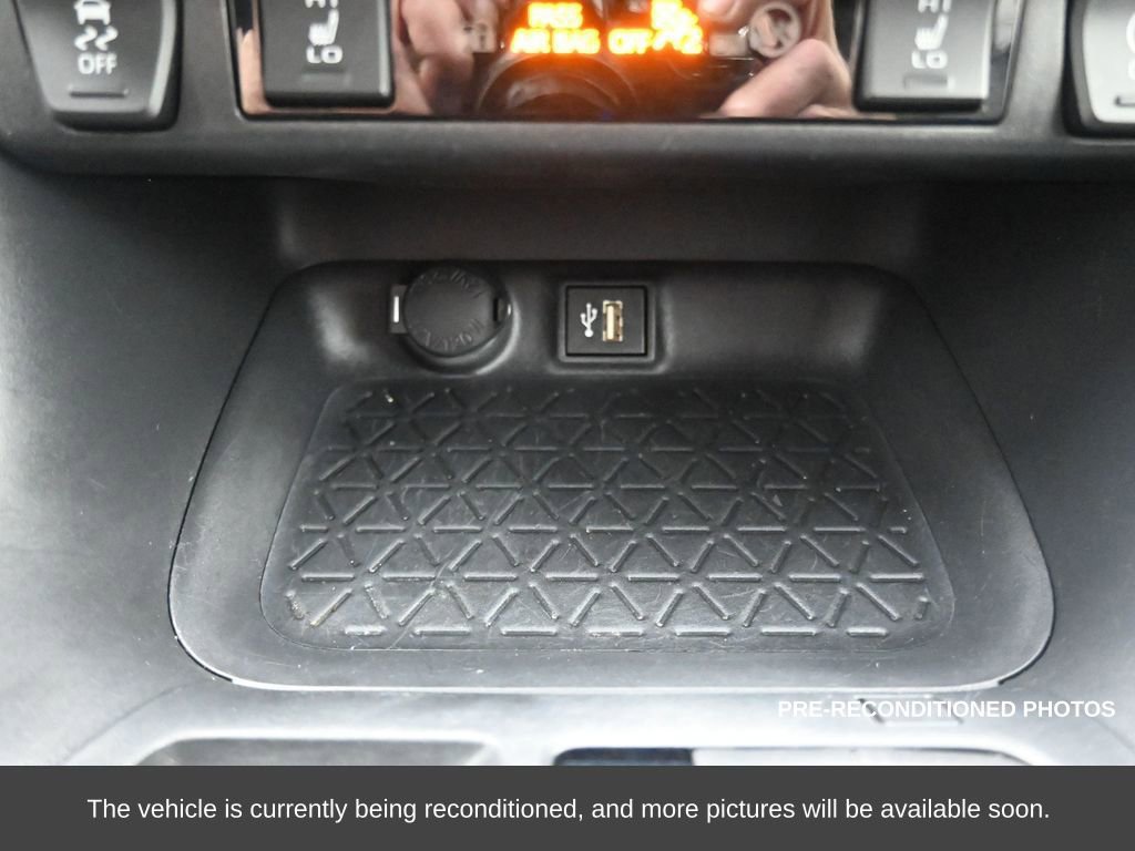 Used 2023 Toyota RAV4 XLE Premium image 29