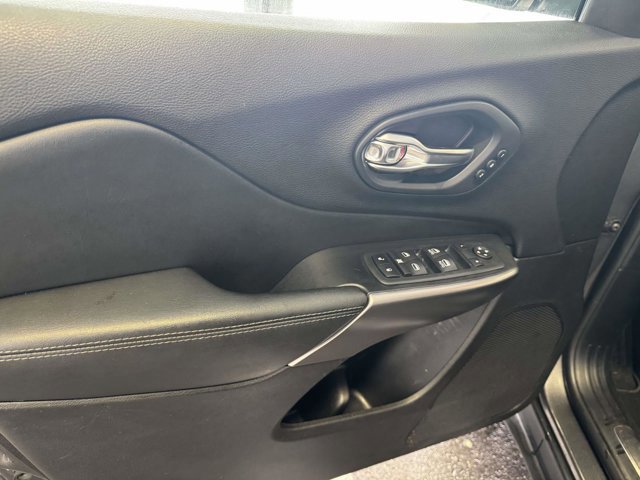 Certified 2020 Jeep Cherokee Limited AWD/4WD image 17