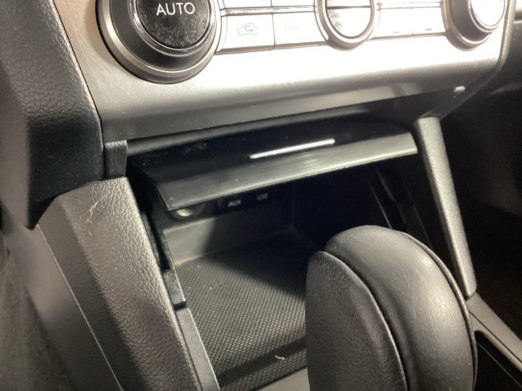 Used 2017 Subaru Outback 3.6R Touring AWD/4WD image 25