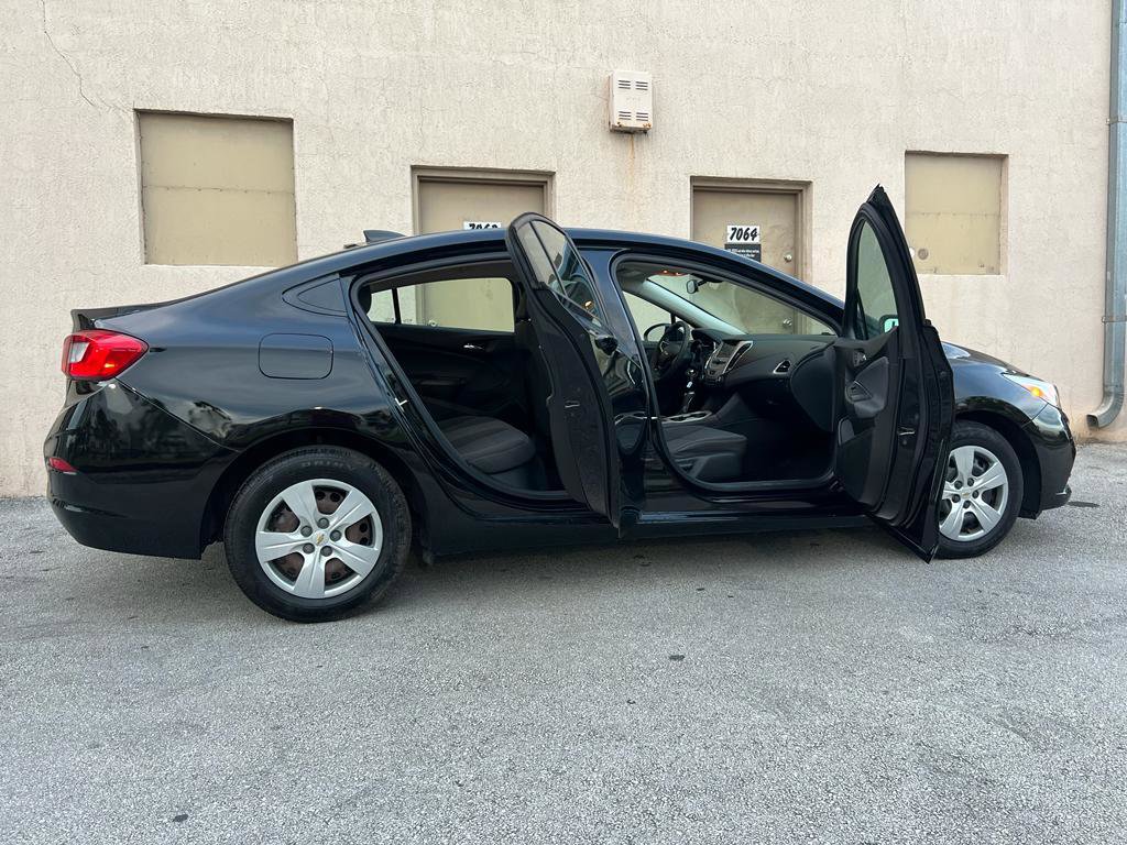 Used 2018 Chevrolet Cruze LS image 18