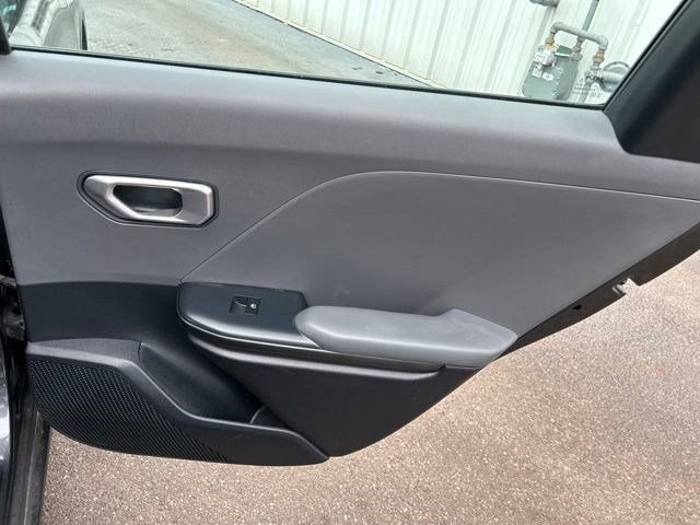 Used 2025 Kia K4 FWD image 41