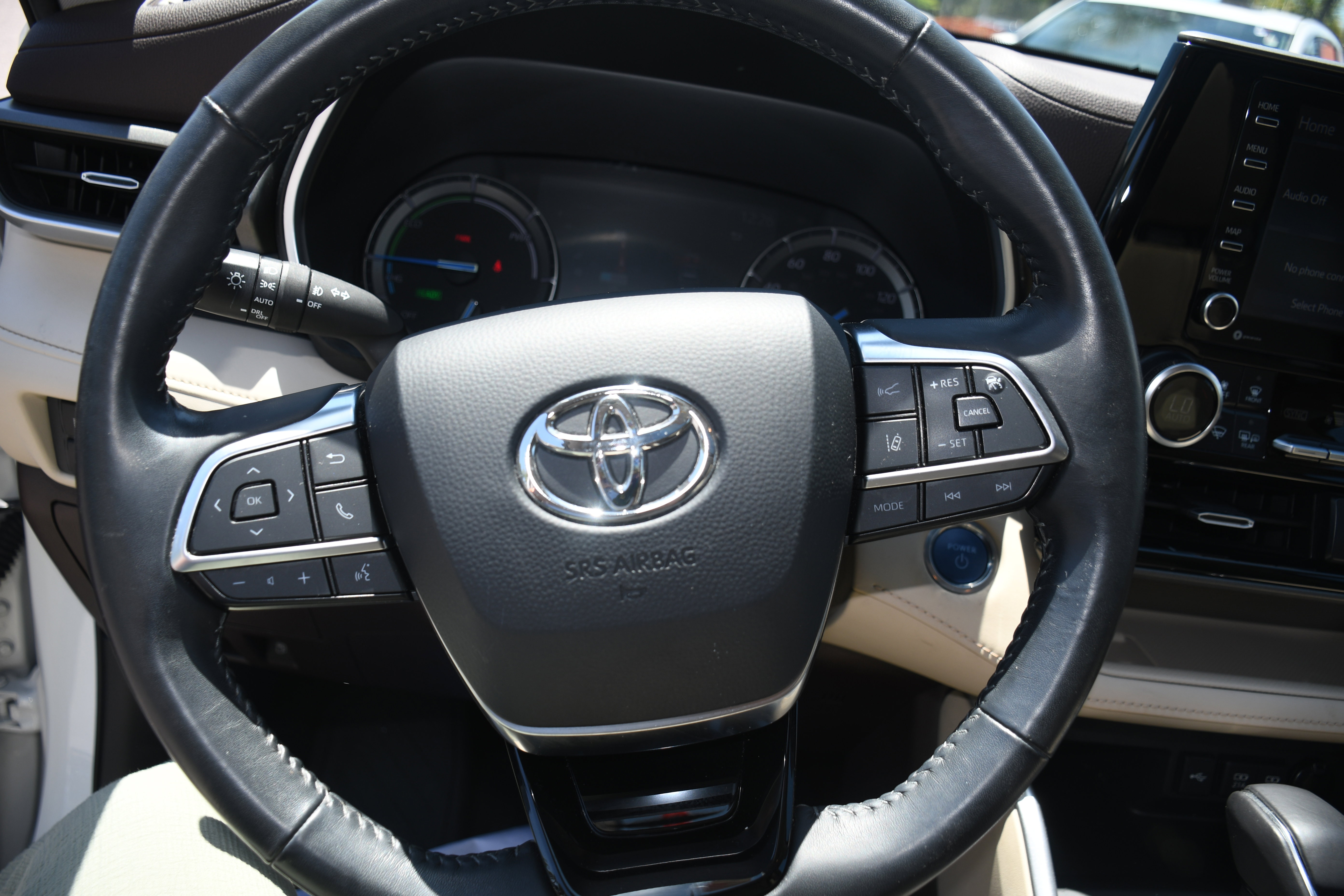 Certified 2020 Toyota Highlander XLE AWD/4WD image 13