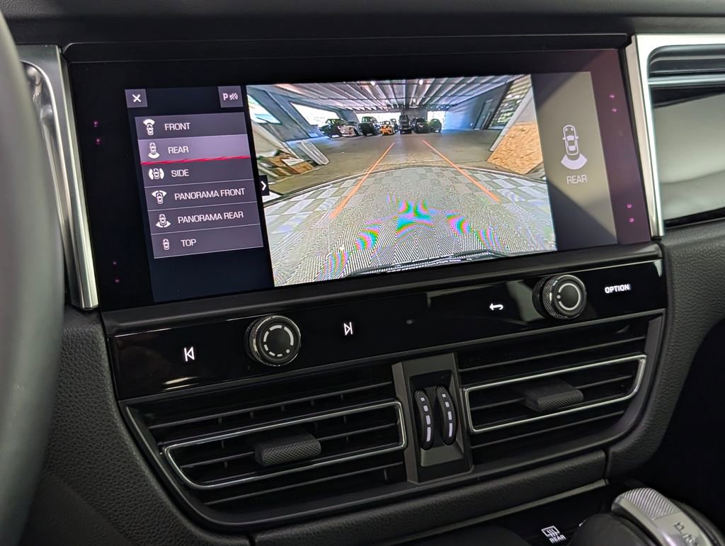 Certified 2023 Porsche Macan S image 32