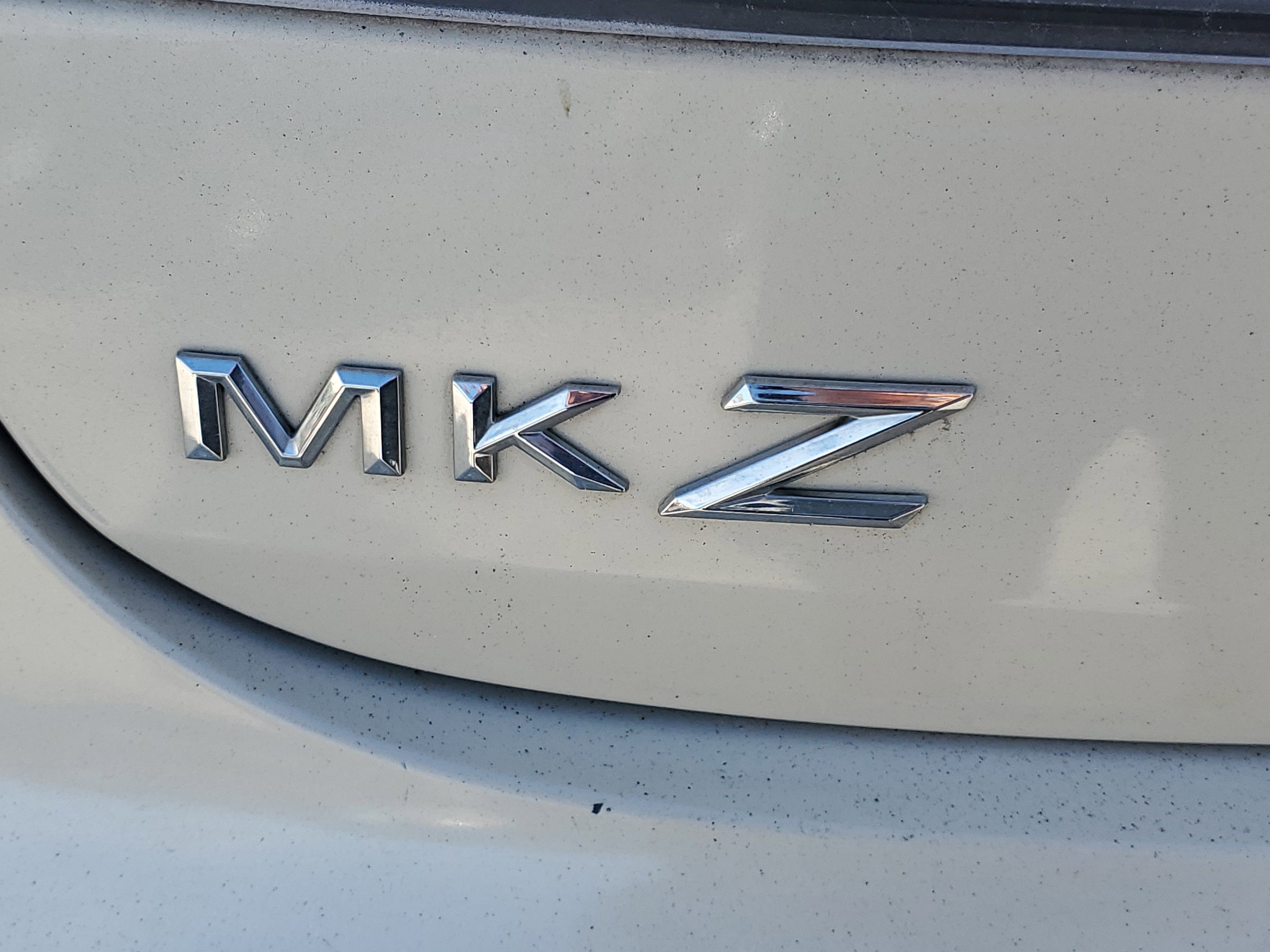 Used 2014 Lincoln MKZ Hybrid w/ Equipment Group 202A Reserve image 9