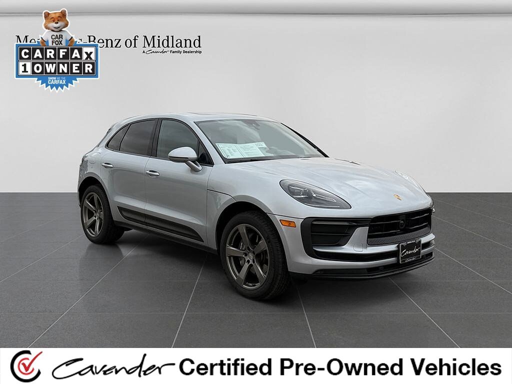 Used 2025 Porsche Macan AWD/4WD image 1