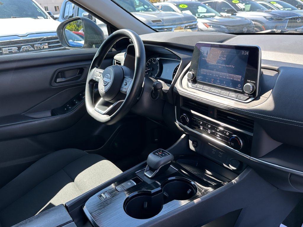 Used 2024 Nissan Rogue S FWD image 14
