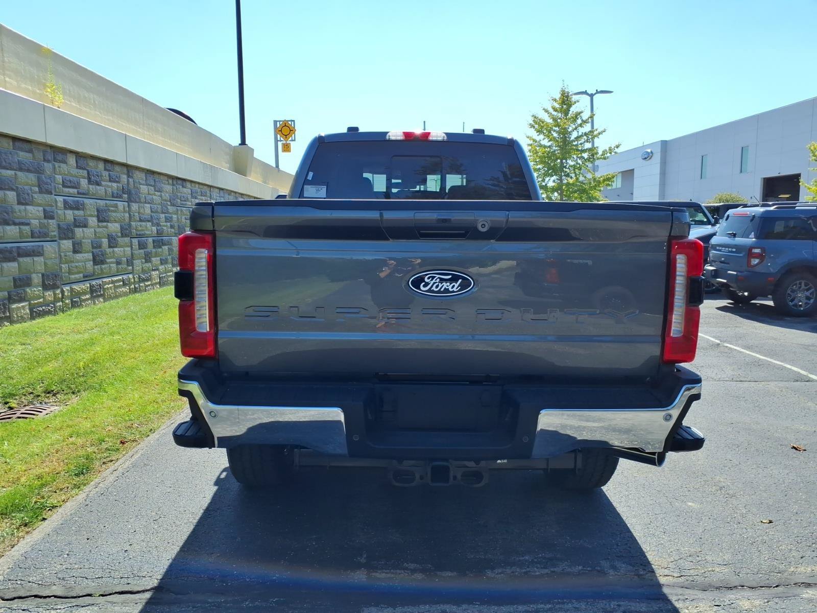 New 2027 Ford F250 Lariat w/ Lariat Premium Package AWD/4WD image 9