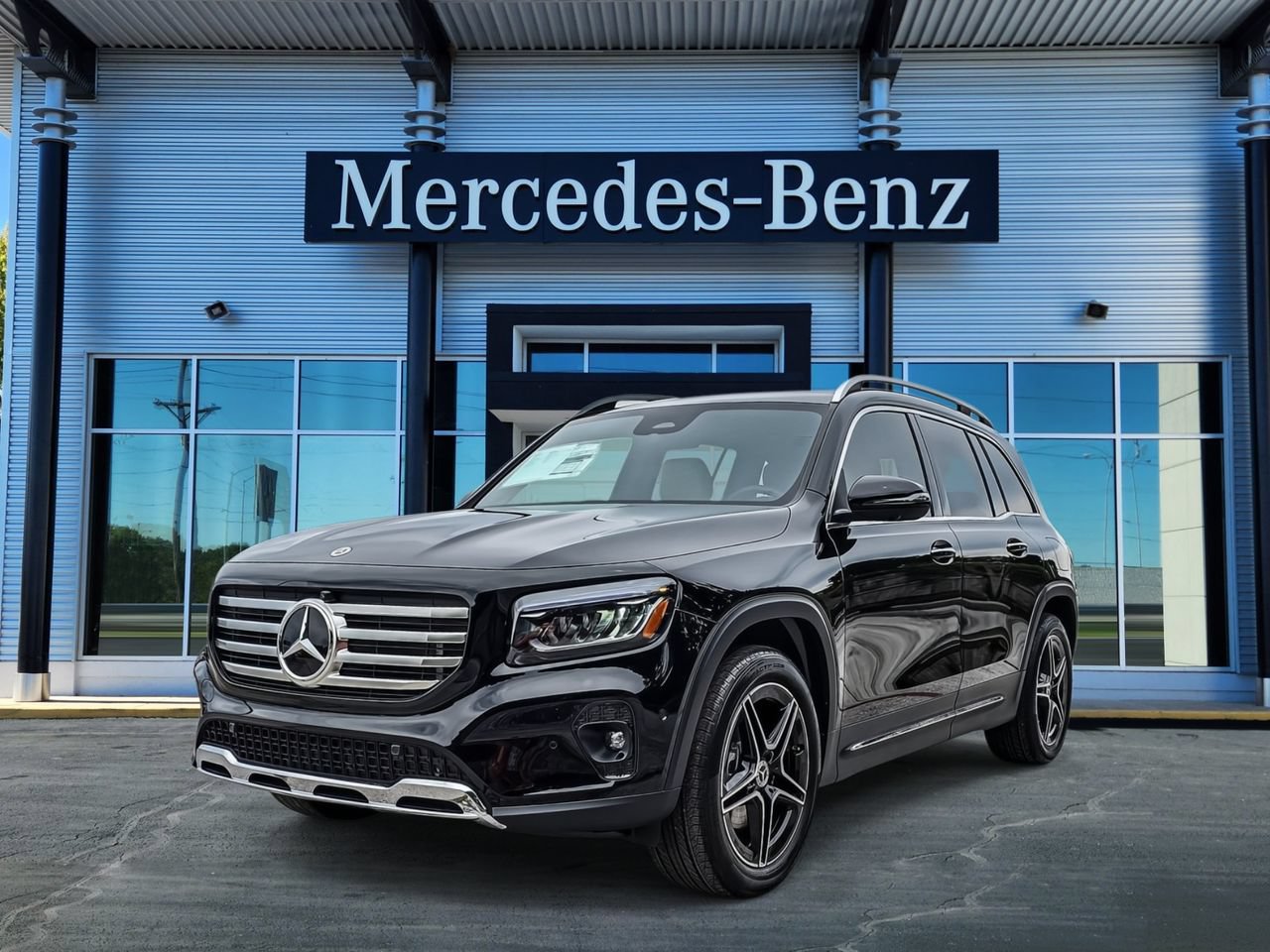 New 2026 Mercedes-Benz GLB 250 4MATIC image 3