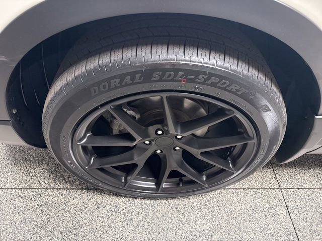 Used 2018 Honda CR-V Touring image 4