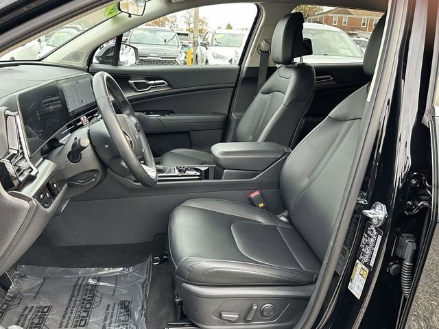 Used 2025 Kia Sportage EX image 17