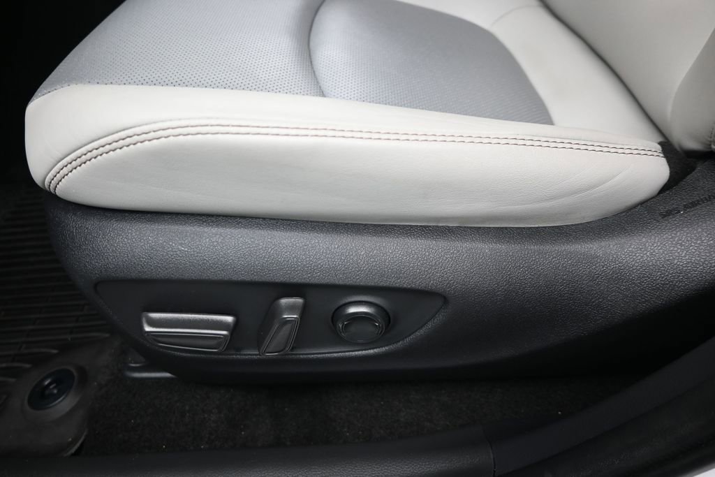 Used 2024 Toyota RAV4 Limited FWD image 12