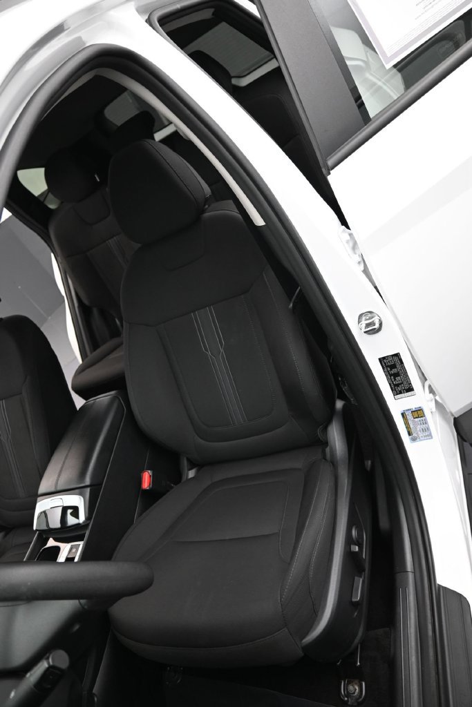 Certified 2025 Hyundai Tucson SEL AWD/4WD image 14