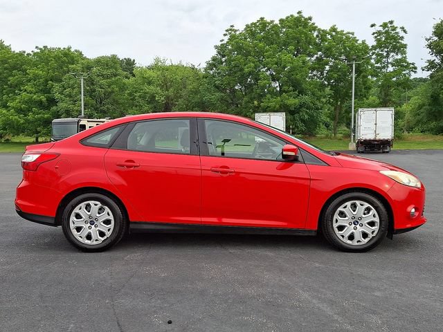 Used 2012 Ford Focus SE w/ SE Winter Pkg FWD image 9