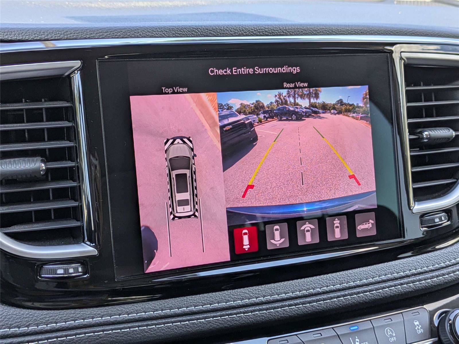 Certified 2023 Chrysler Pacifica Limited FWD image 26