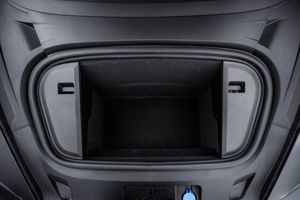 New 2026 Porsche Taycan image 28