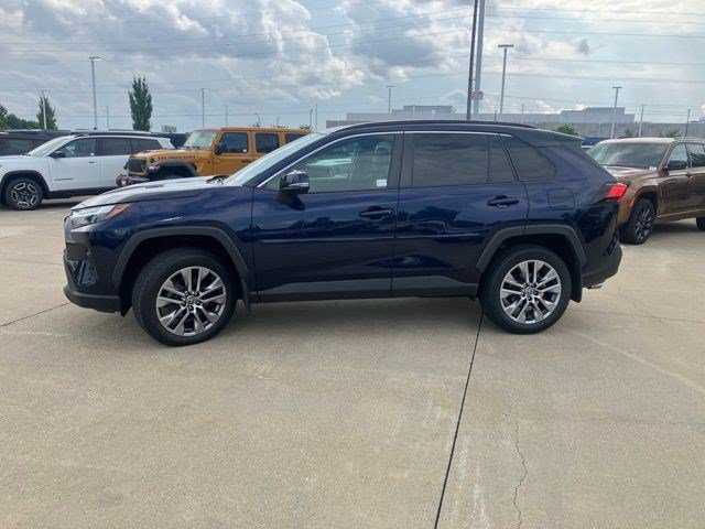 Used 2023 Toyota RAV4 XLE Premium AWD/4WD image 5