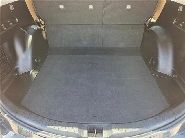 Used 2018 Toyota RAV4 XLE FWD image 6