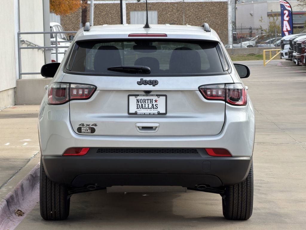 New 2026 Jeep Compass Latitude image 6