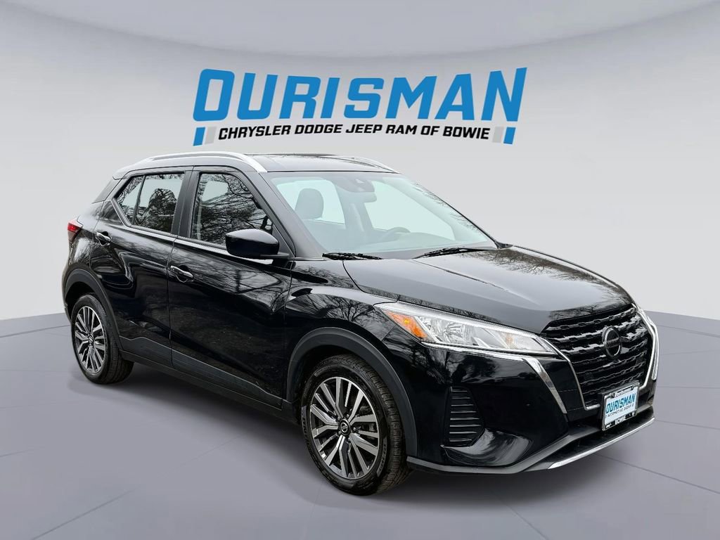 Used 2021 Nissan Kicks SV image 1