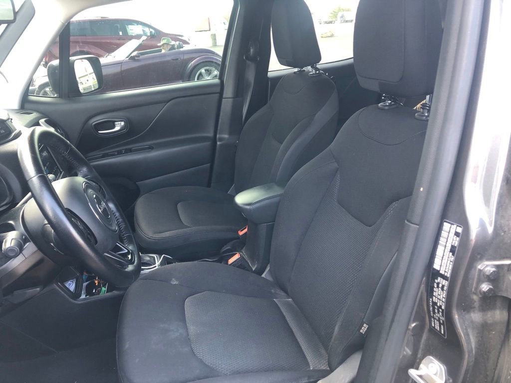 Used 2020 Jeep Renegade Altitude image 5