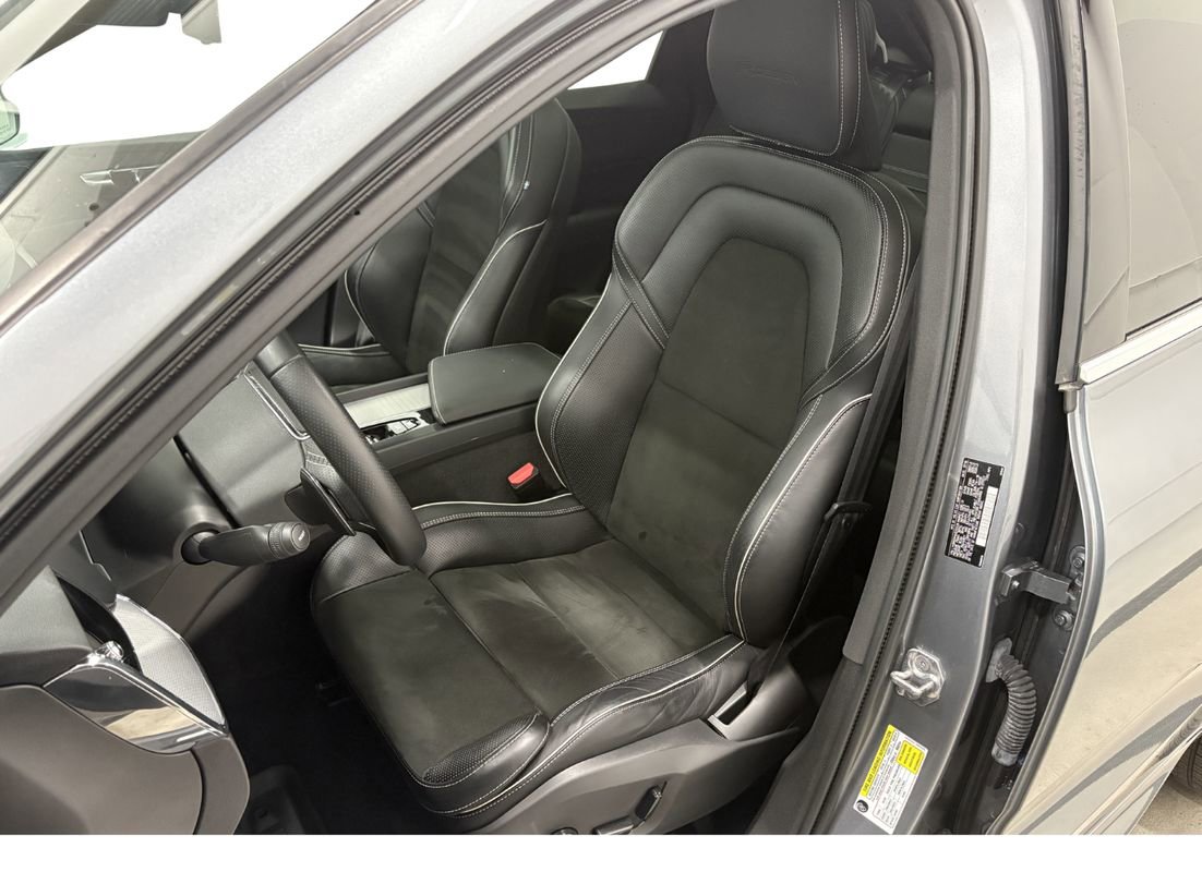 Used 2019 Volvo XC60 T8 R-Design w/ Advanced Package image 12