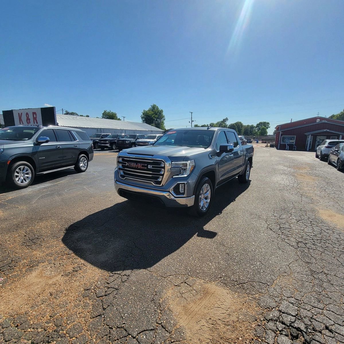 Used 2021 GMC Sierra 1500 SLT w/ SLT Premium Package image 2