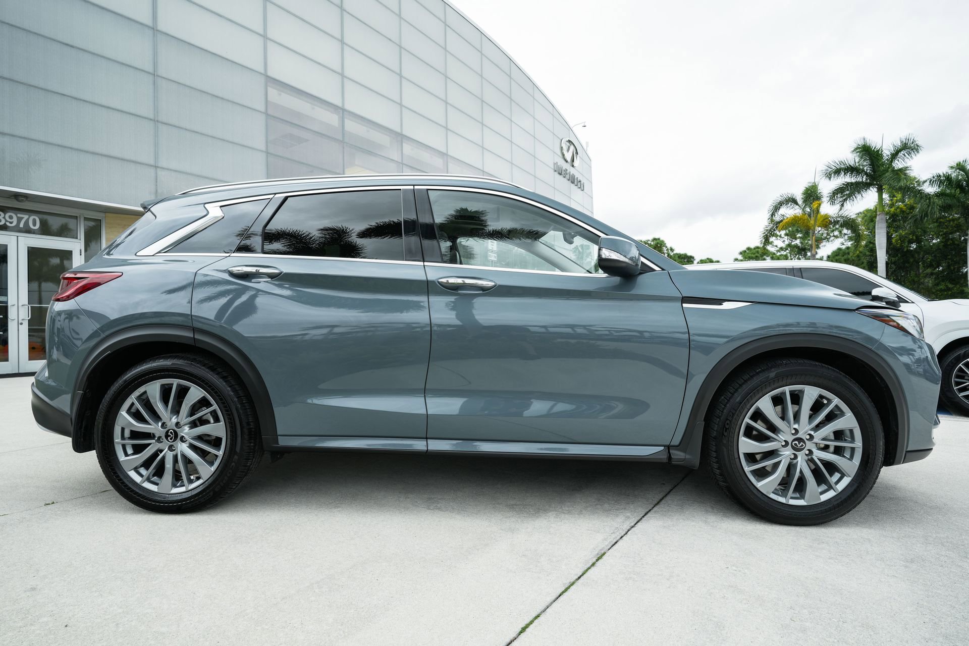 Used 2025 INFINITI QX50 Luxe image 23