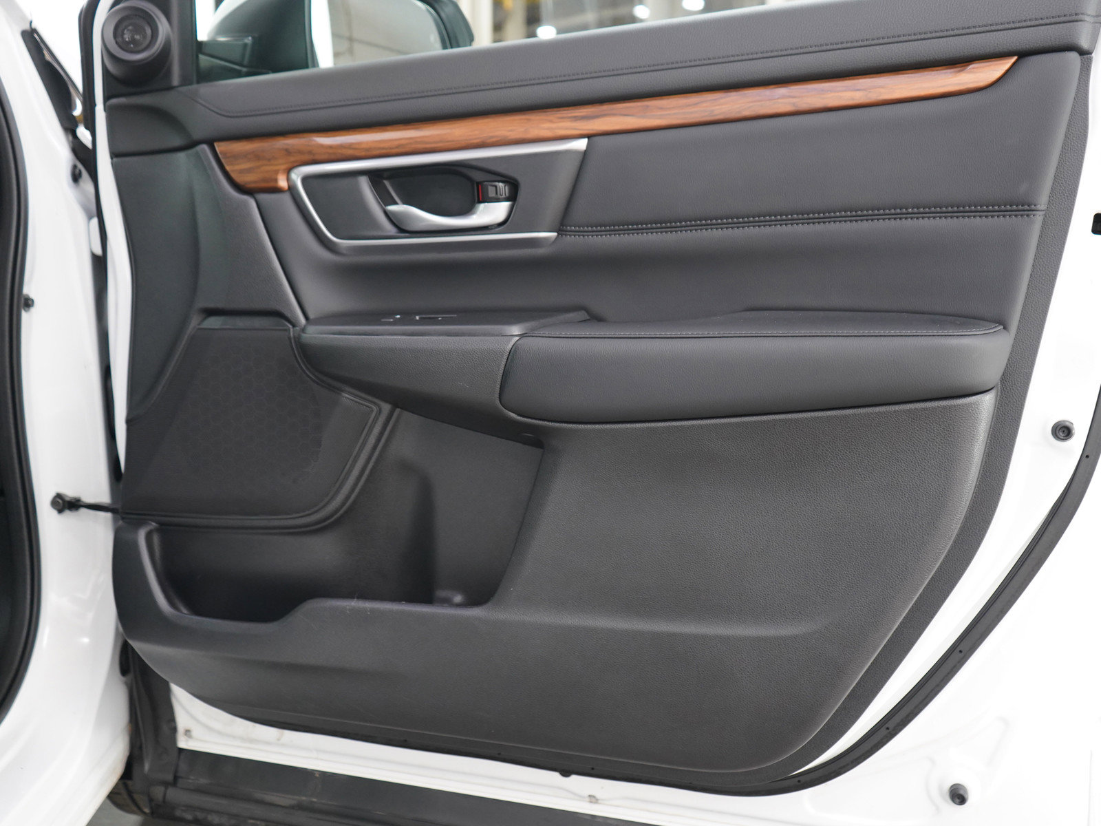 Used 2021 Honda CR-V Touring image 9
