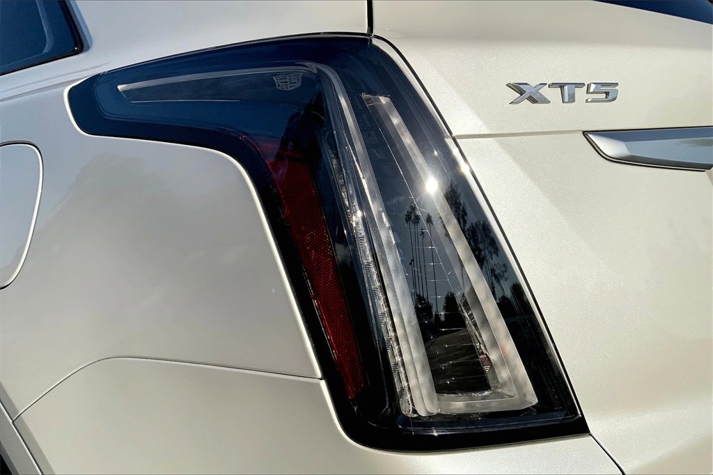 Certified 2023 Cadillac XT5 Sportv w/ Technology Package image 27