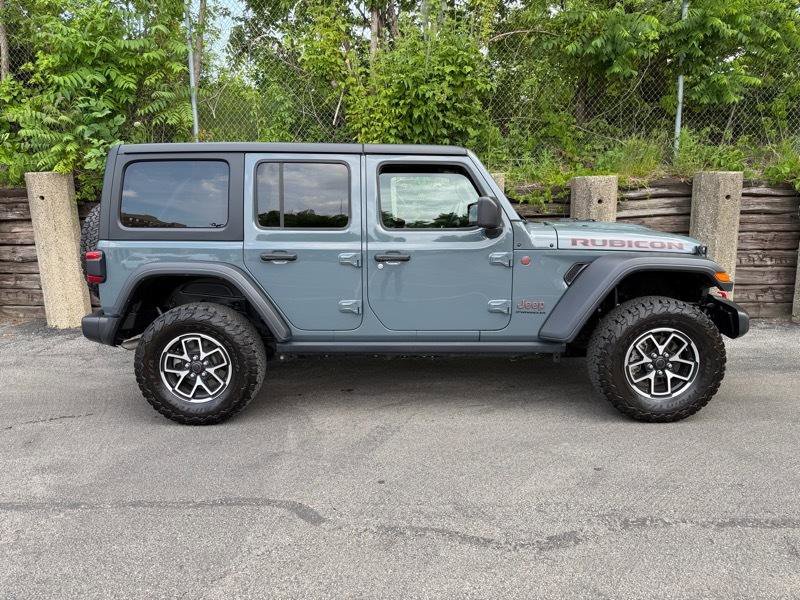Used 2025 Jeep Wrangler Unlimited Rubicon AWD/4WD image 8