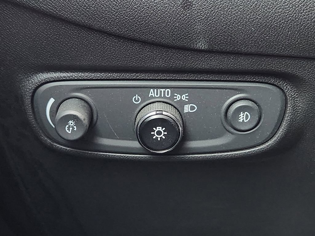 Used 2023 Chevrolet Equinox Premier image 28