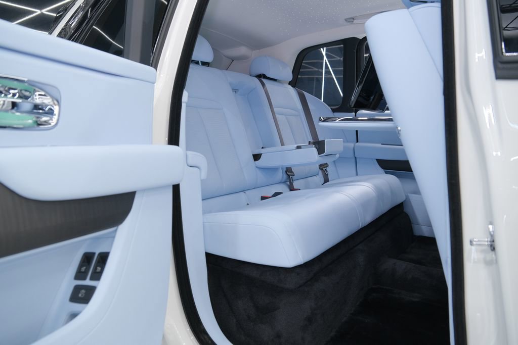 Used 2026 Rolls-Royce Cullinan image 43
