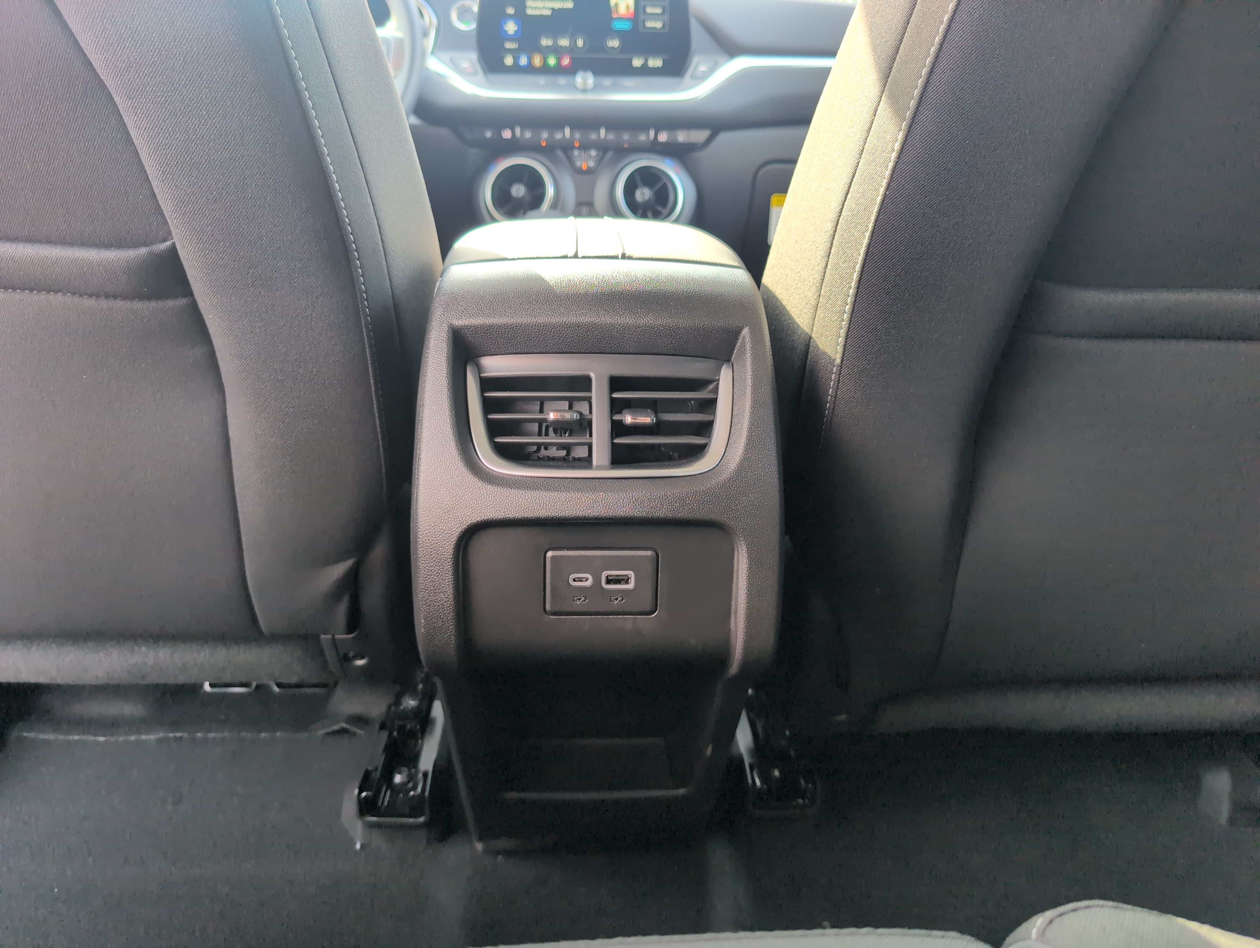 New 2026 Chevrolet Blazer LT w/ Convenience Package FWD image 30
