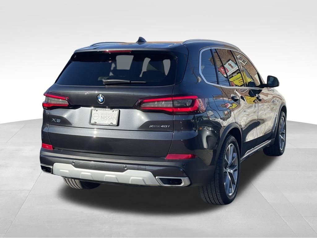 Used 2022 BMW X5 xDrive40i w/ Premium Package AWD/4WD image 4