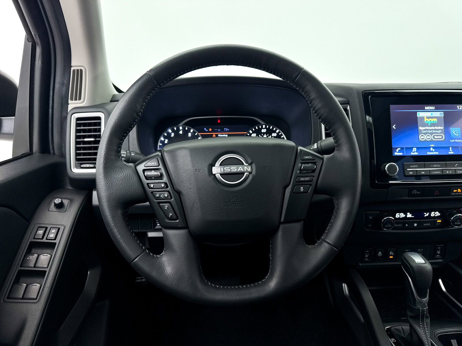 Used 2024 Nissan Frontier SL w/ Technology Package RWD image 30
