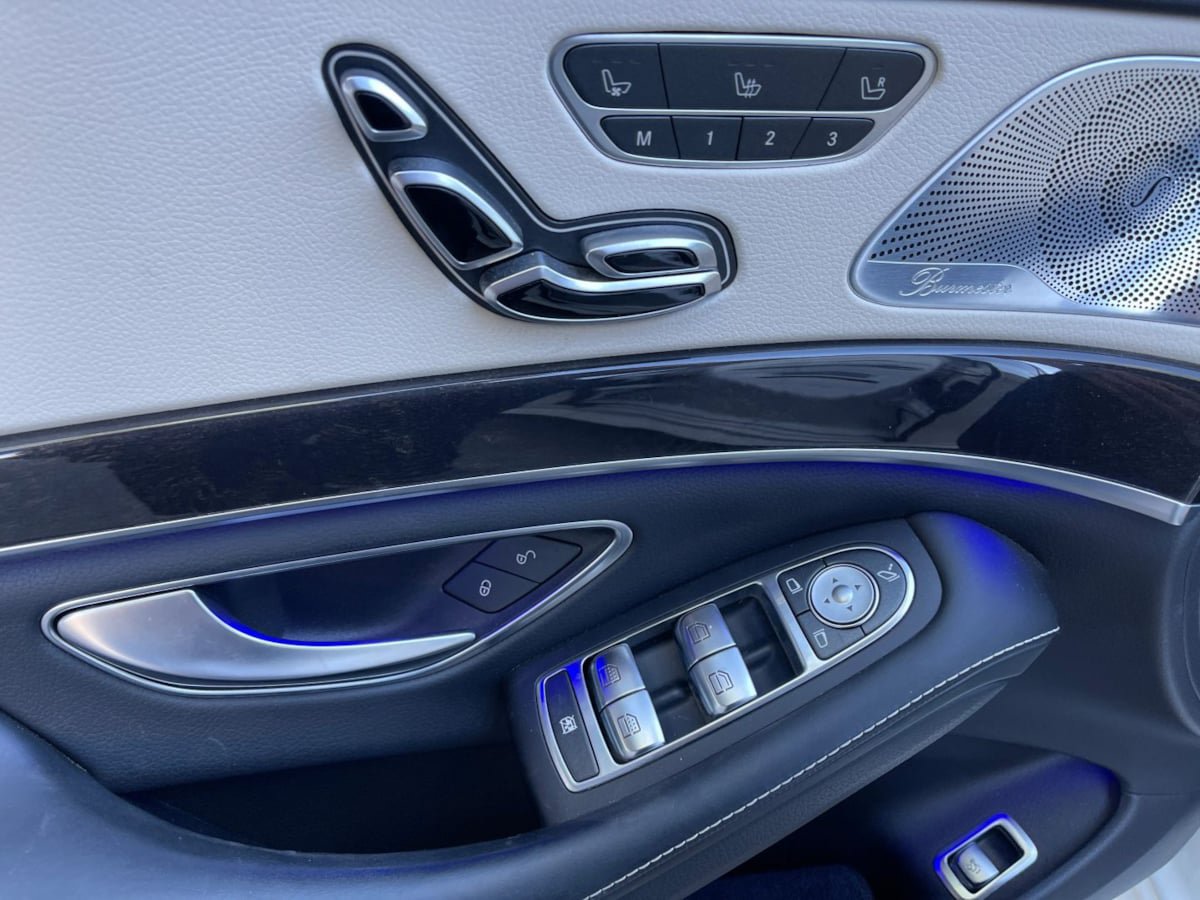Used 2019 Mercedes-Benz S 560 Sedan image 26