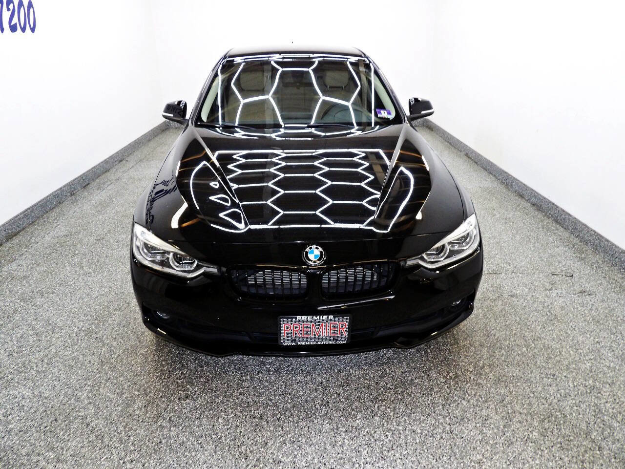 Used 2018 BMW 320i Sedan image 2