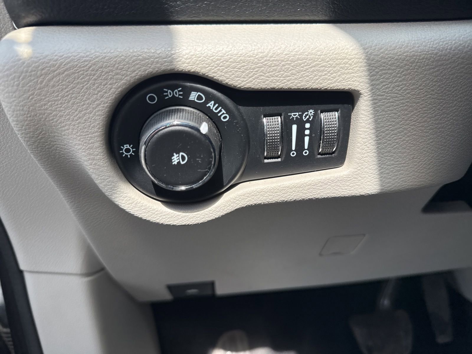 Used 2022 Chrysler Pacifica Touring-L FWD image 15