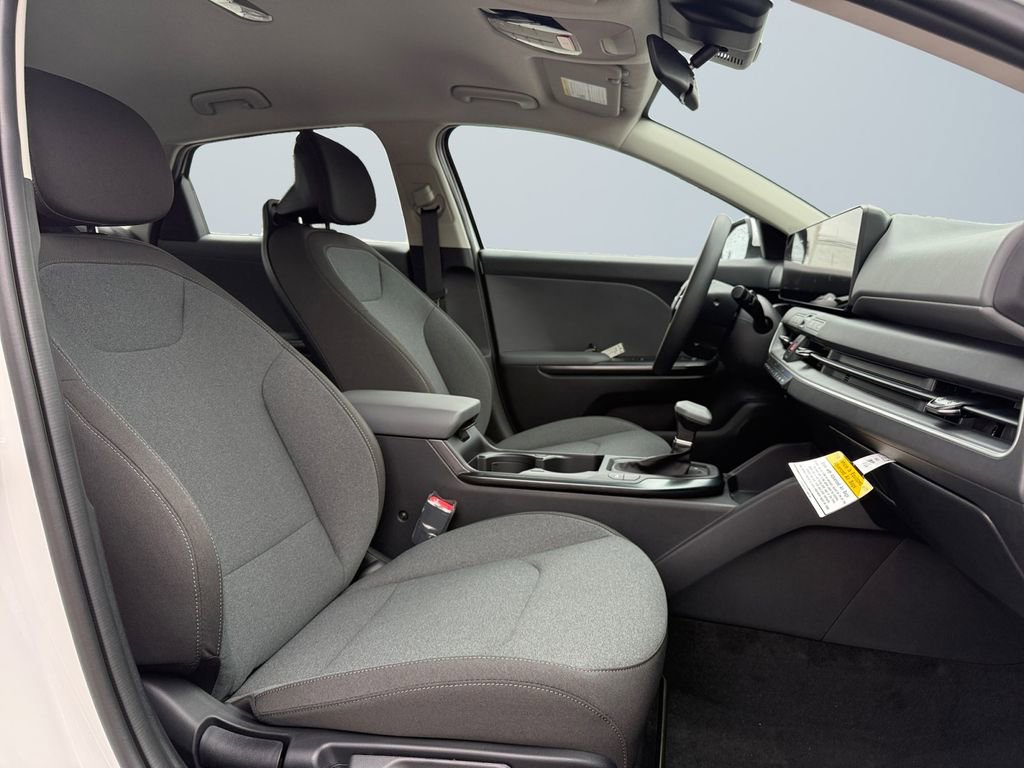 New 2025 Kia K4 LXS image 15