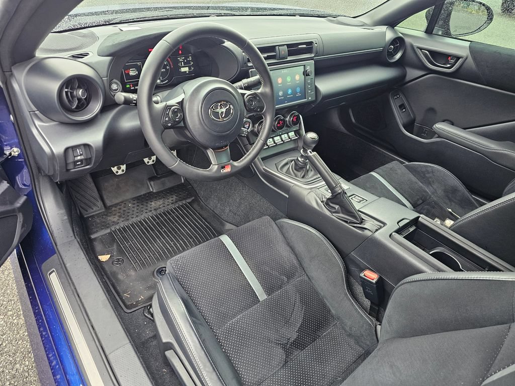 Used 2022 Toyota GR86 Premium w/ ALL Weather Mat Package (TMS) RWD image 9