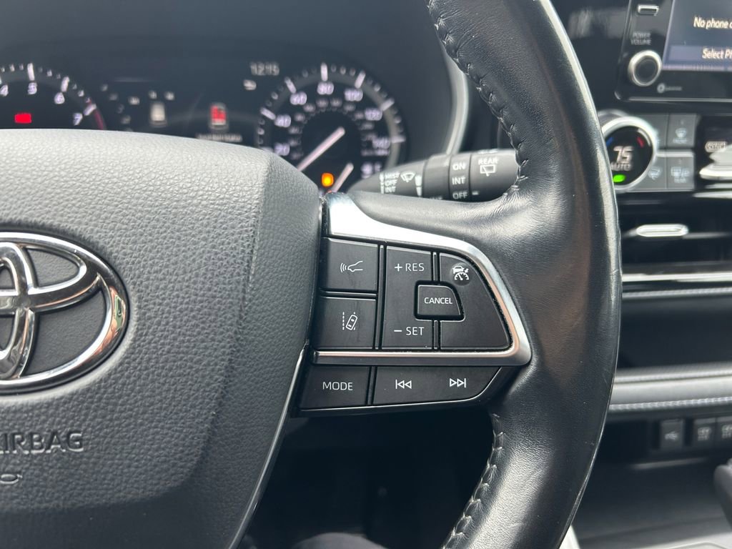 Used 2021 Toyota Highlander XSE image 18