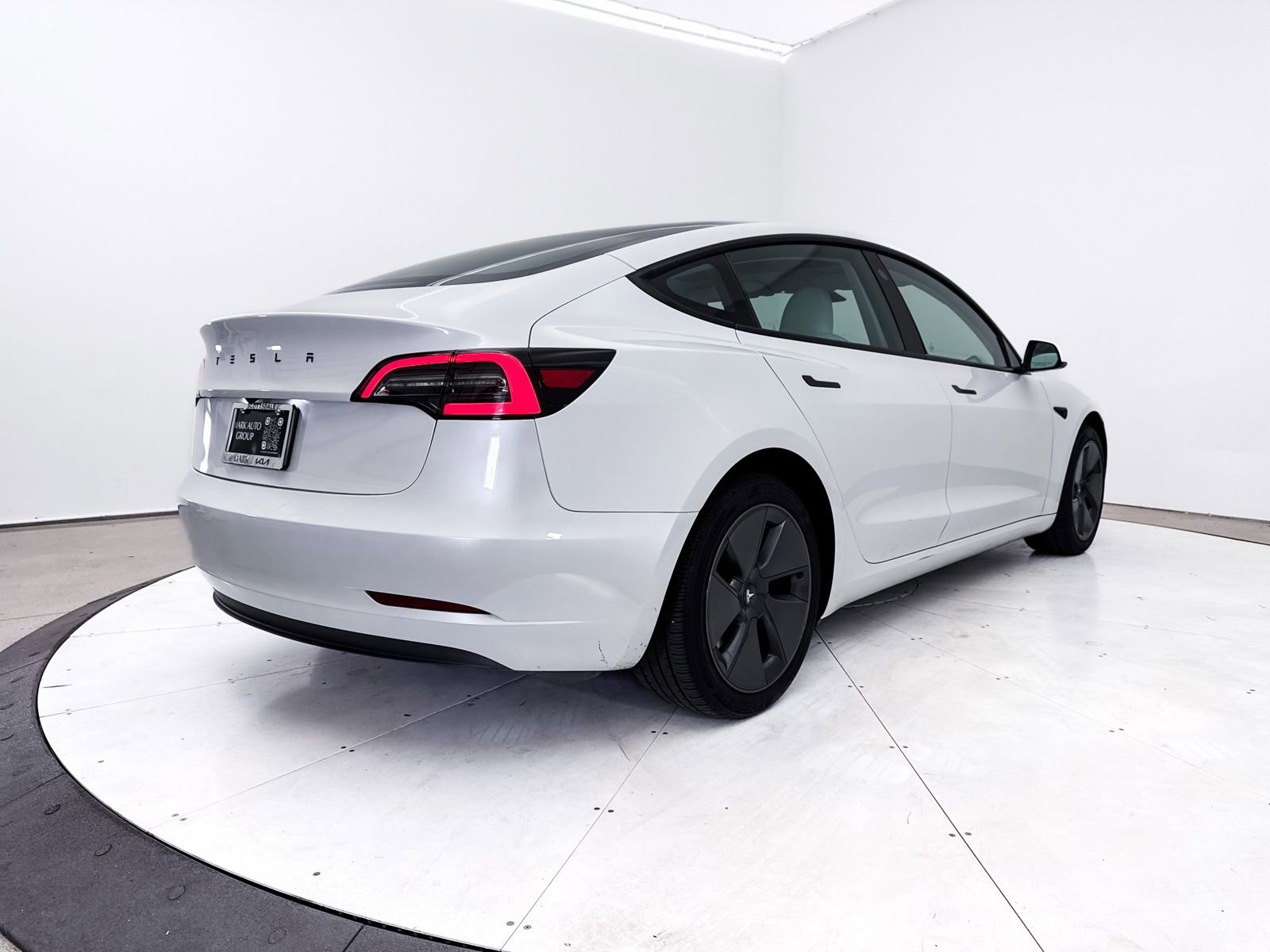 Used 2023 Tesla Model 3 Standard Range RWD image 18