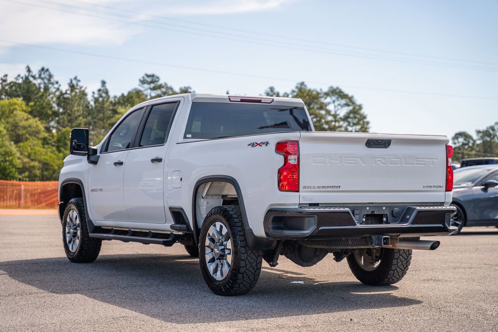 Used 2022 Chevrolet Silverado 2500 Custom w/ Custom Value Package image 5