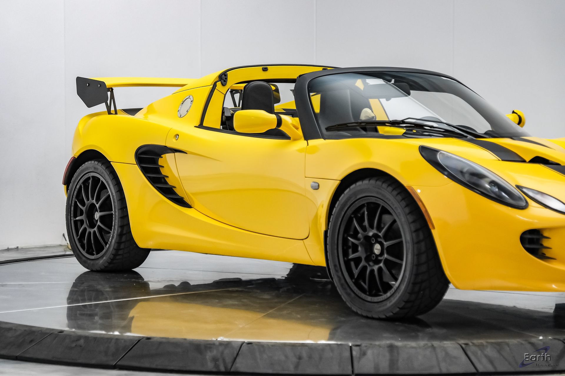 Used 2005 Lotus Elise RWD image 35