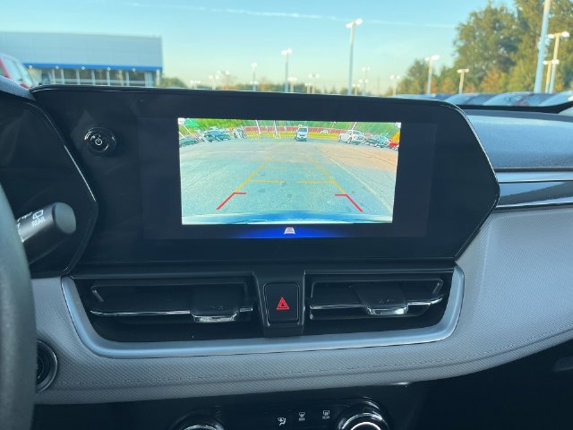 Used 2025 Chevrolet TrailBlazer LS w/ LS Convenience Package FWD image 14