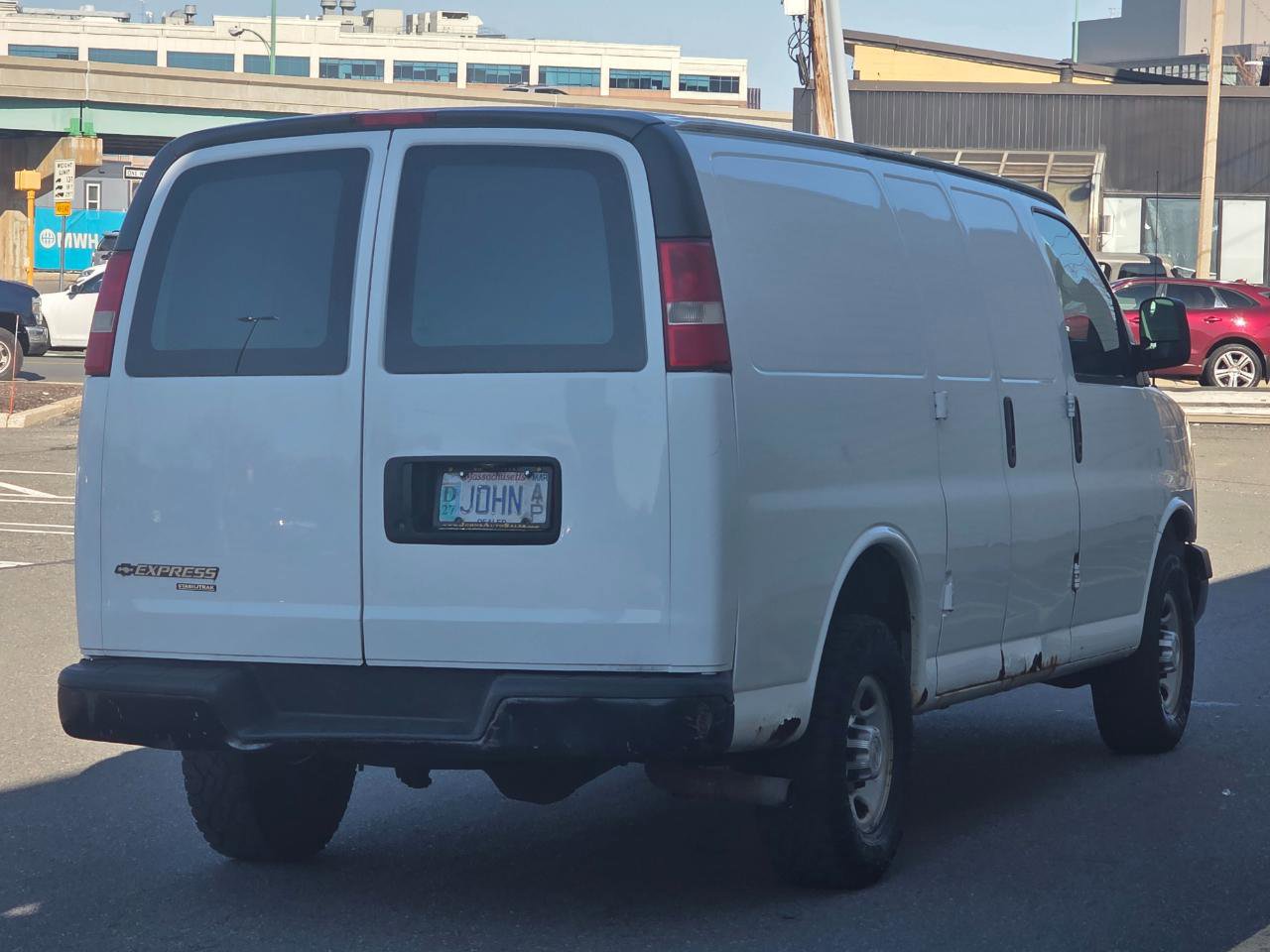 Used 2014 Chevrolet Express 2500 image 7