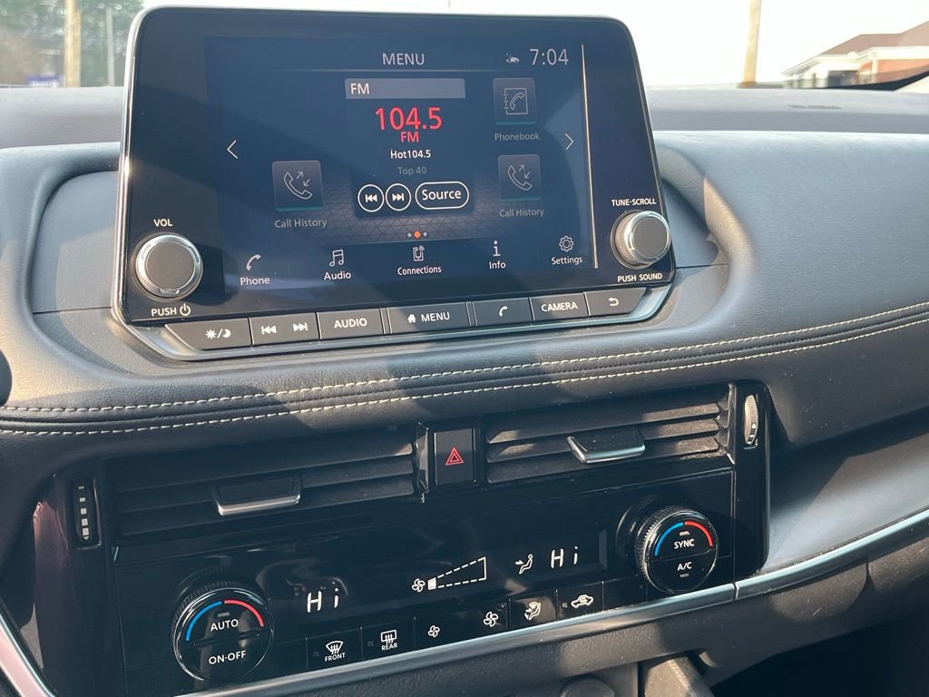 Used 2022 Nissan Rogue SV image 15