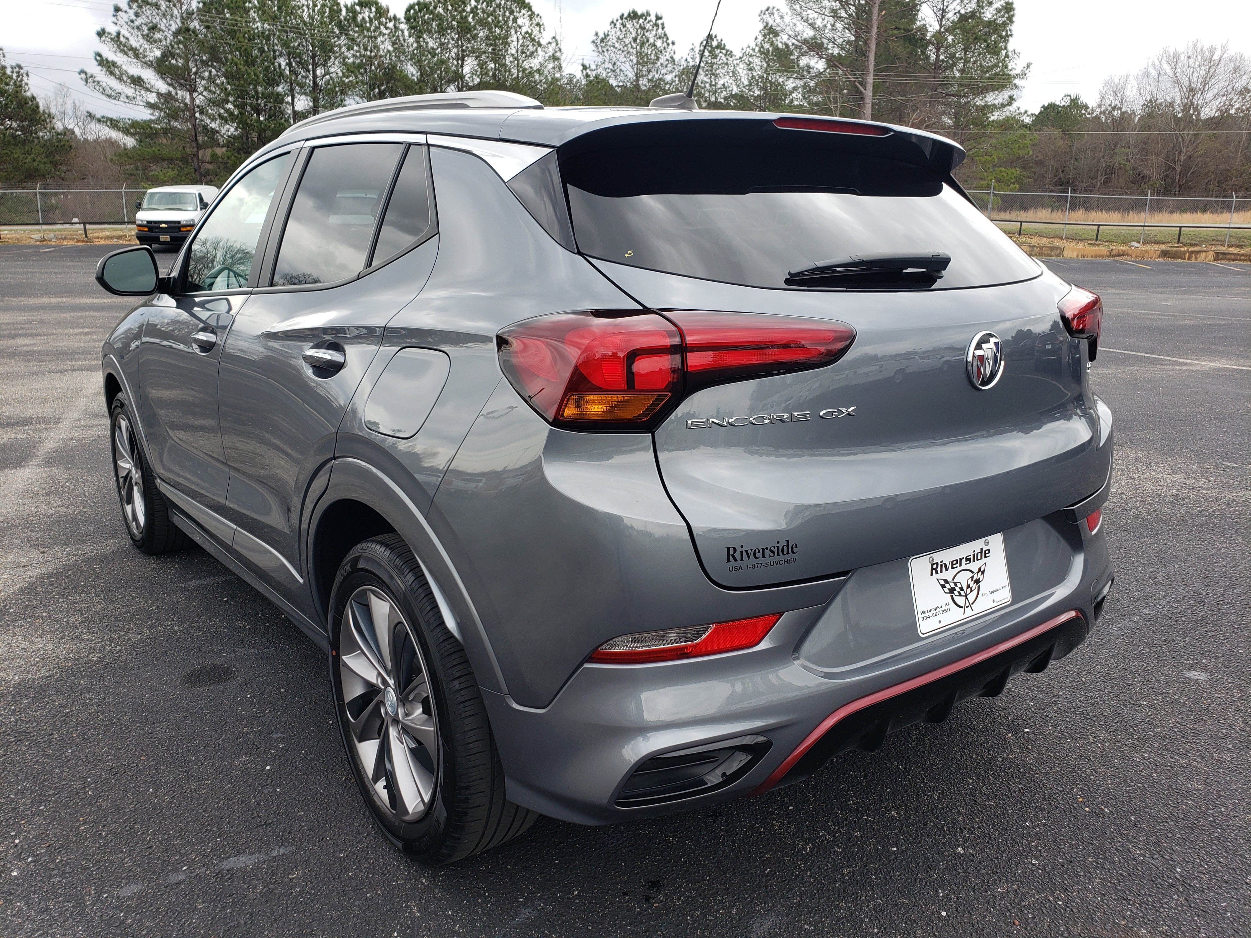 Used 2022 Buick Encore GX Select w/ Sport Touring Package image 4