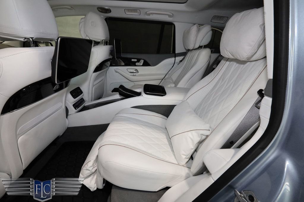 Used 2025 Mercedes-Benz Maybach GLS 600 4MATIC image 14